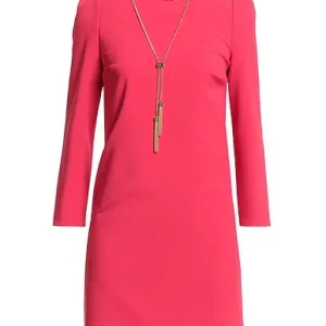 Abito boxy con collana