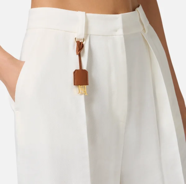 Pantaloni in gabardina di misto lino con pinces - immagine 2