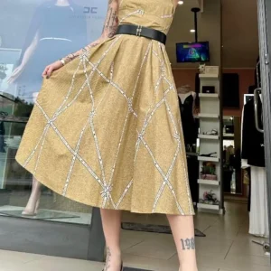 Abito in cotone con stampa rafia e nastro